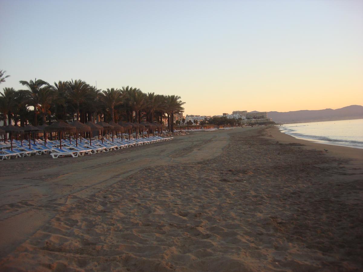 Apartamento Holidays On The Beach 托雷莫利诺斯 外观 照片