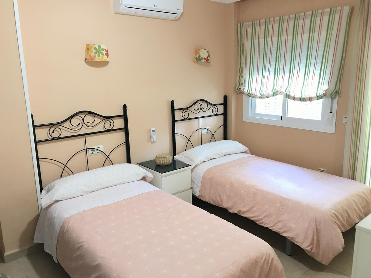 Apartamento Holidays On The Beach 托雷莫利诺斯 外观 照片